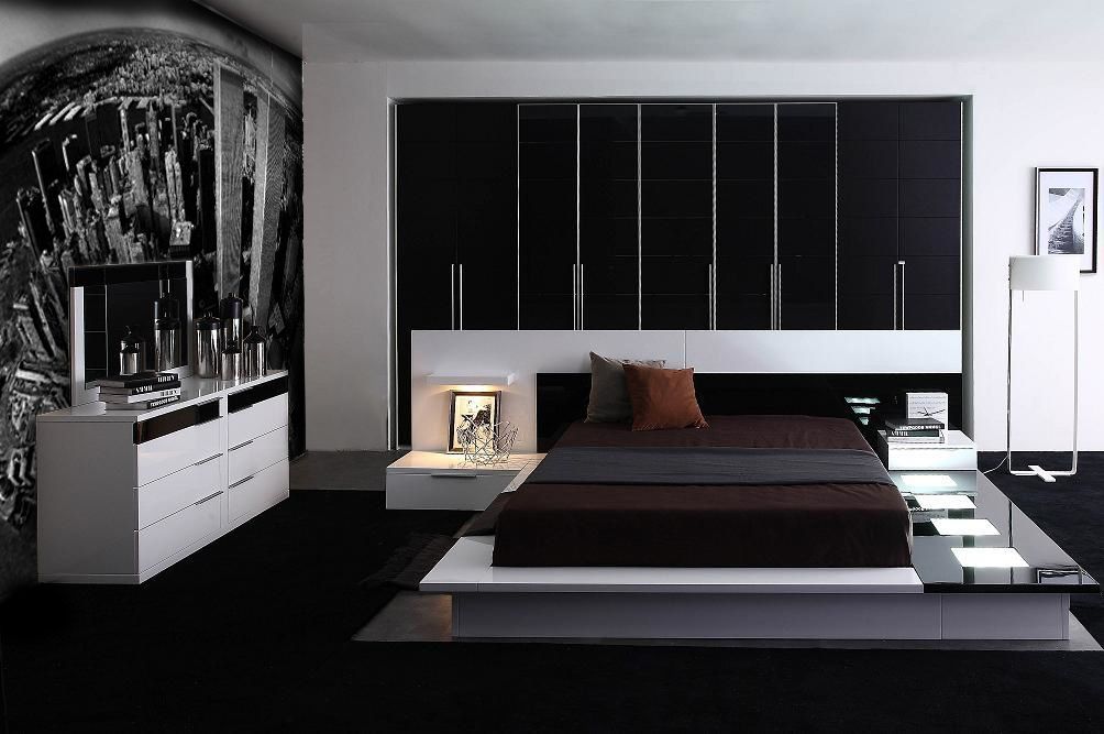 Impera Modern Black and White Lacquer Walk-on Platform Bed